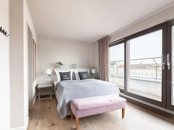 Suite M + rooftop terrace + city view