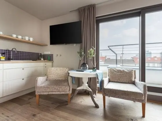 Suite M + rooftop terrace + city view