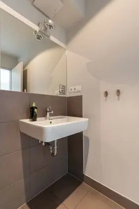 Suite S + balcony + city view