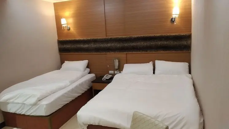 Üç Kişilik Oda