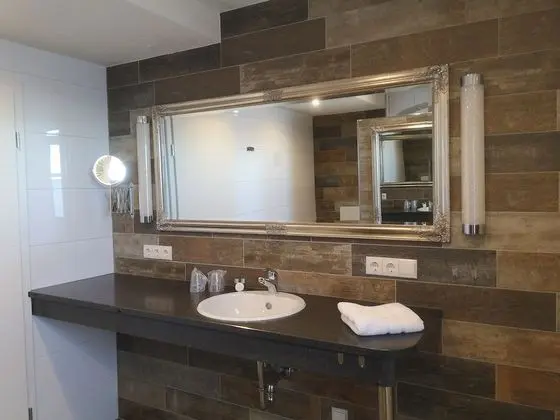 Deluxe Tek Büyük Yataklı Oda, Özel Banyo, Dağ Manzaralı