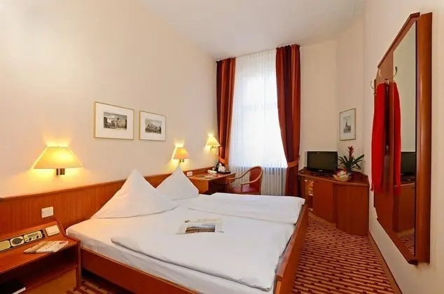 Classic Tek Büyük Yataklı Oda