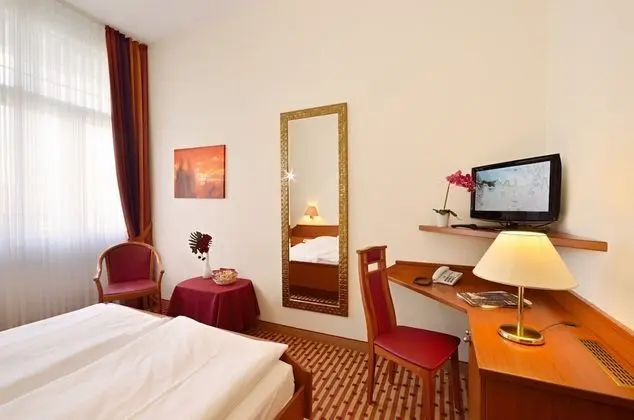 Classic Tek Büyük Yataklı Oda