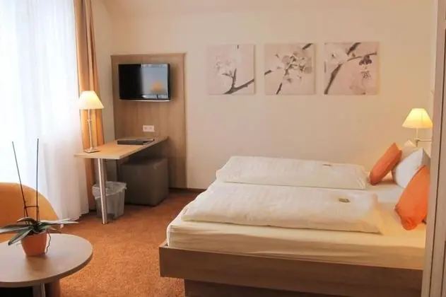 Tek Büyük Yataklı Oda, Balkon (or terrace)