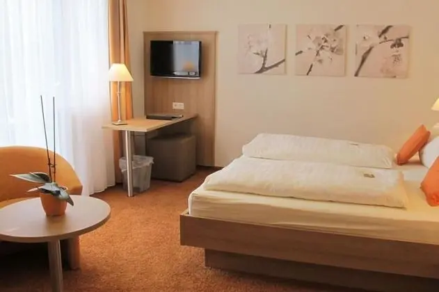 Tek Büyük Yataklı Oda, Balkon (or terrace)