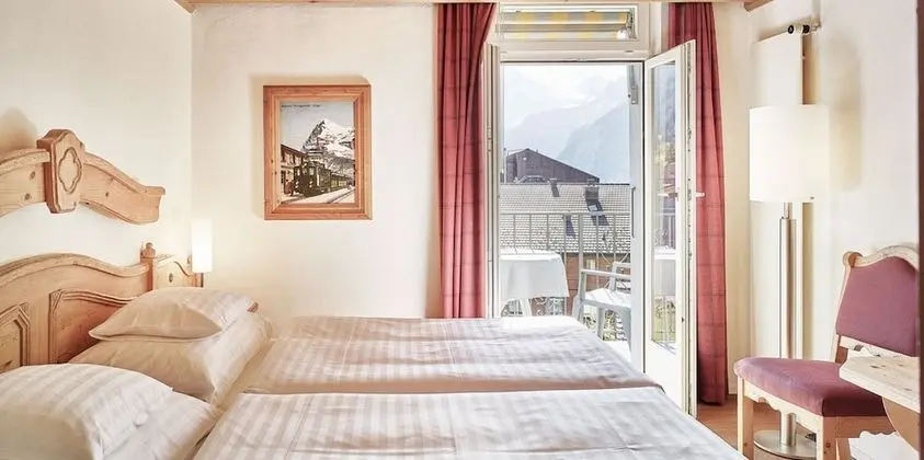 Tek Büyük Yataklı Oda, Balkon, Dağ Manzaralı (Small)