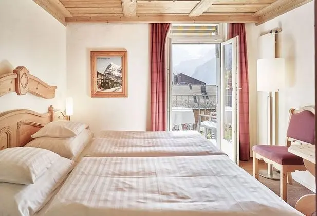 Tek Büyük Yataklı Oda, Balkon, Dağ Manzaralı (Small)