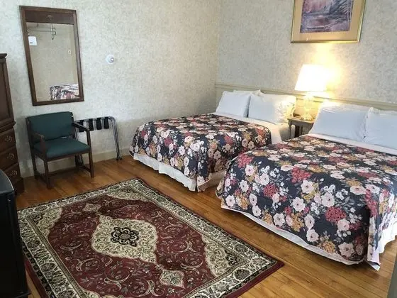 Tek Büyük Yataklı Oda, 2 Çift Kişilik Yatak