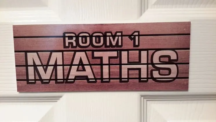 Tek Büyük Yataklı Oda (Maths)