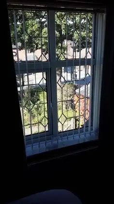 Tek Büyük Yataklı Oda (Maths)