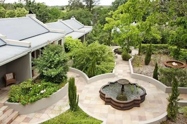 Luxury Oda