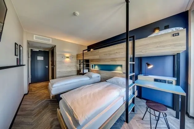 Standard Dört Kişilik Oda