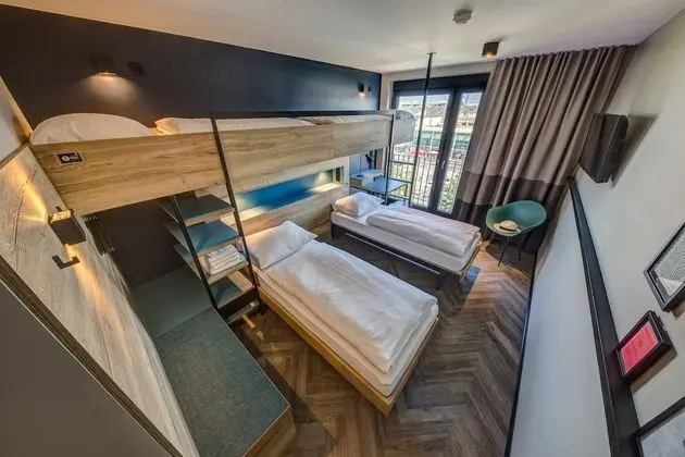 Standard Dört Kişilik Oda