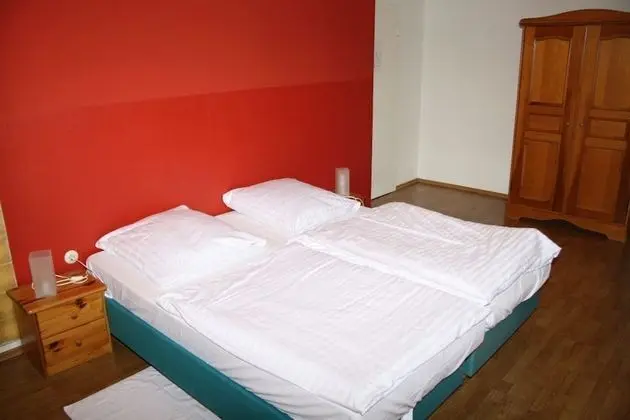 Tek Büyük Yataklı Oda, Ortak Banyo