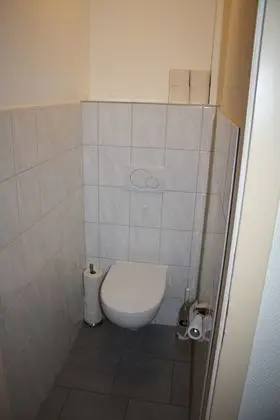 Tek Büyük Yataklı Oda, Ortak Banyo