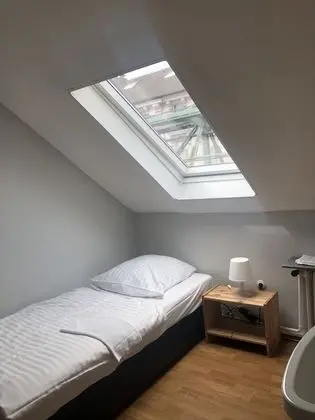 Tek Kişilik Oda, Ortak Banyo