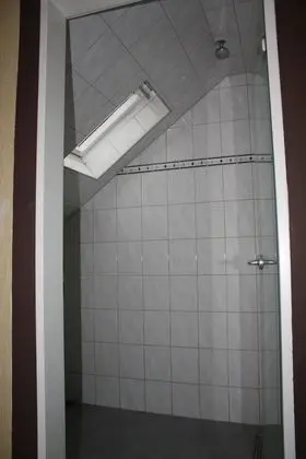 Tek Kişilik Oda, Ortak Banyo
