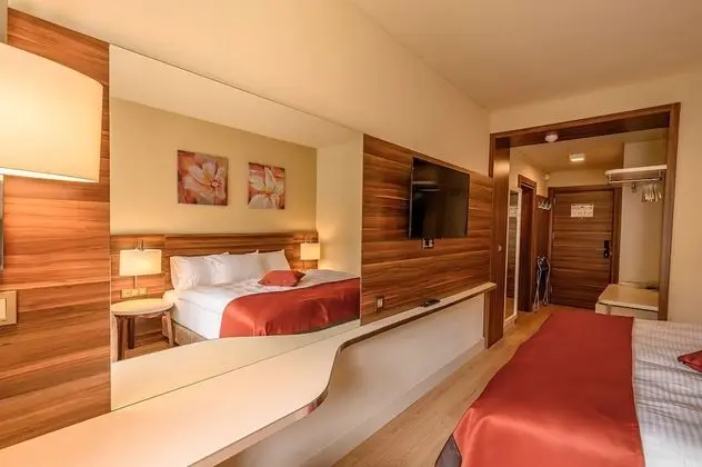 Standard Tek Büyük veya İki Ayrı Yataklı Oda