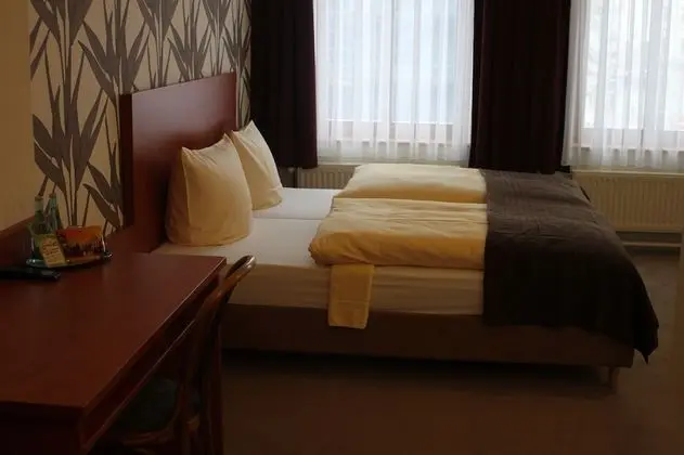 Classic Tek Büyük Yataklı Oda