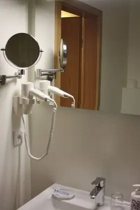 Classic Tek Büyük Yataklı Oda