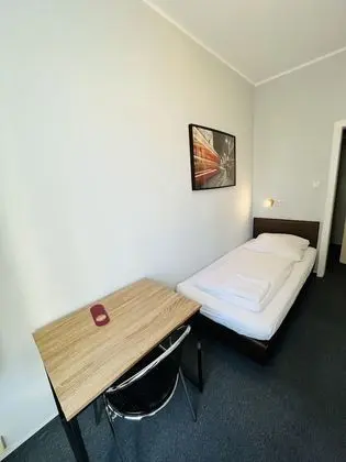 Tek Kişilik Oda, Ortak Banyo