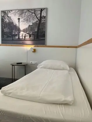 Üç Kişilik Oda