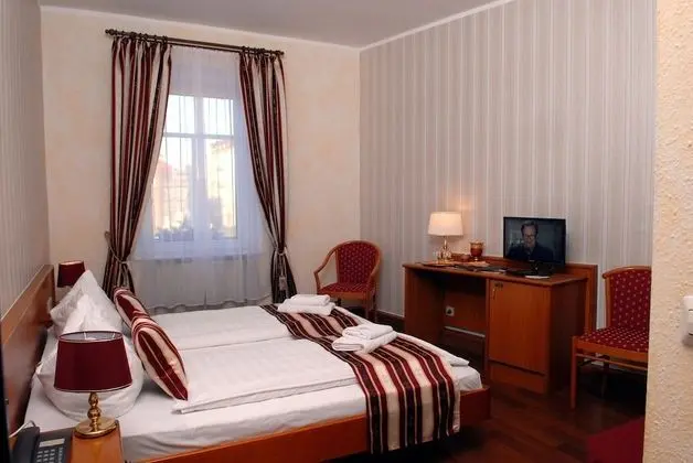 Büyük Yataklı Tek Kişilik Oda, Şehir Manzaralı