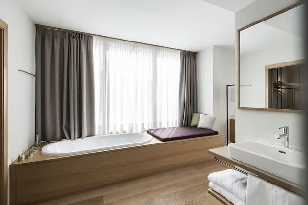 Design Süit, 1 Yatak Odası, Küvet, Üzüm Asması Manzaralı