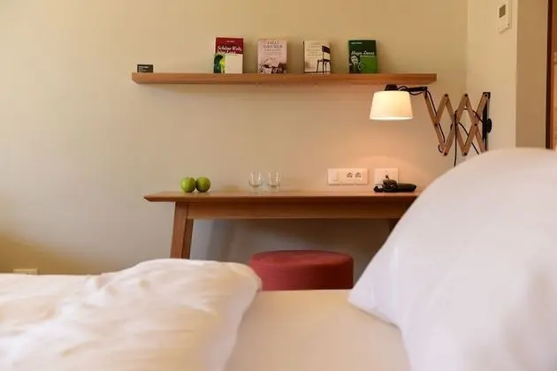 Design Tek Büyük Yataklı Oda, 1 Yatak Odası, Balkon, Üzüm Asması Manzaralı