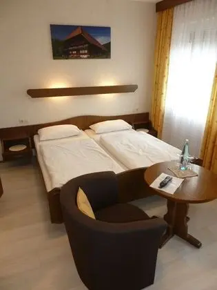 Basic Tek Büyük Yataklı Oda