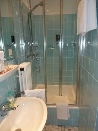 Basic Tek Büyük Yataklı Oda