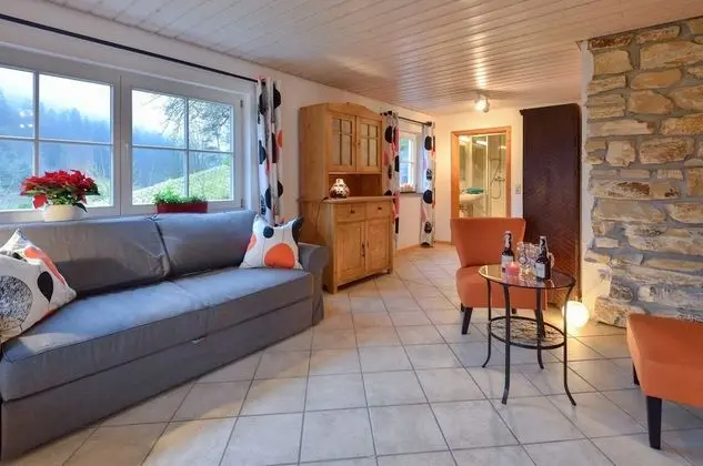 Ev (incl. cleaning fee & laundry package)