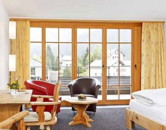 Family Oda, Dağ Manzaralı