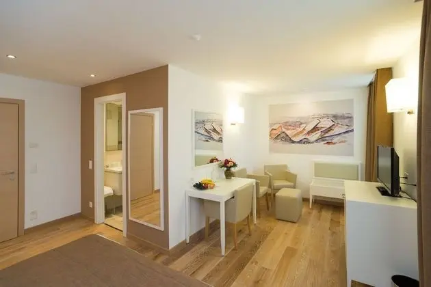 Luxury Tek Büyük Yataklı Oda