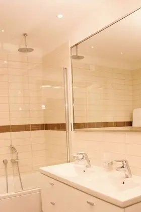 Luxury Tek Büyük Yataklı Oda