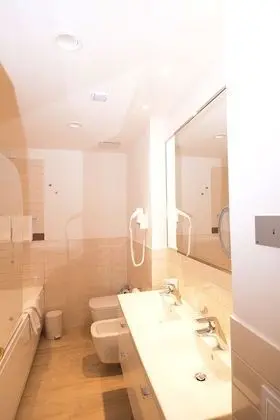 Luxury Tek Büyük Yataklı Oda