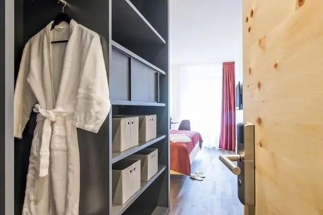 Tek Büyük Yataklı Oda, Balkon