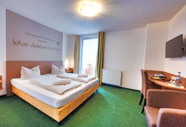 Büyük Yataklı Tek Kişilik Oda