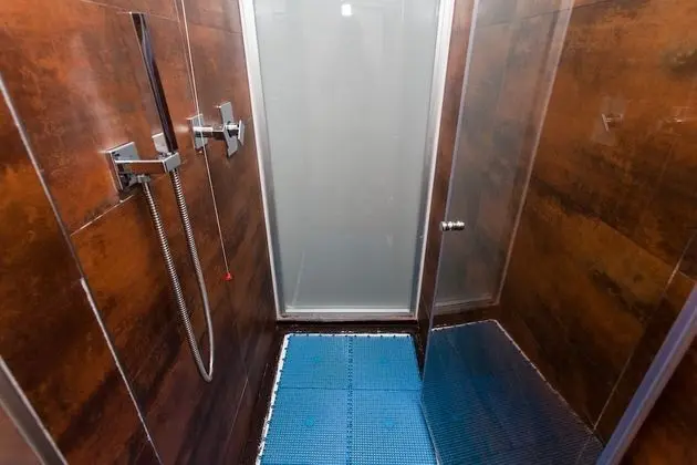 Tek Büyük Yataklı Oda, Balkon