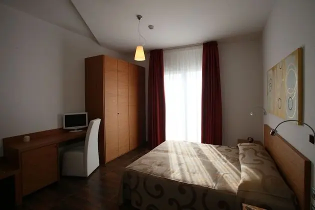 Üç Kişilik Oda