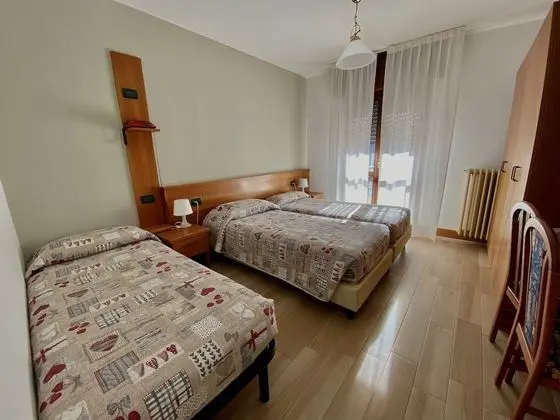 Üç Kişilik Oda
