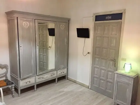Üç Kişilik Oda