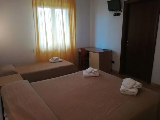 Üç Kişilik Oda
