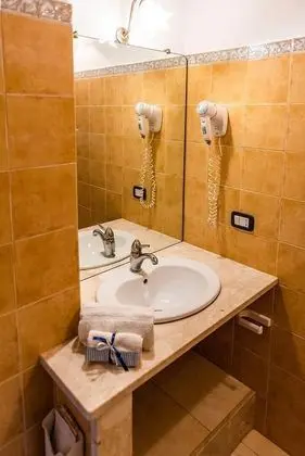 Standard Tek Büyük Yataklı Oda, Bahçe Manzaralı