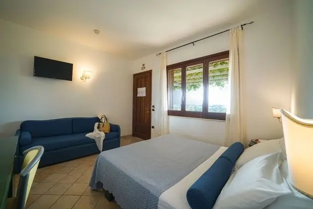 Basic Tek Büyük veya İki Ayrı Yataklı Oda