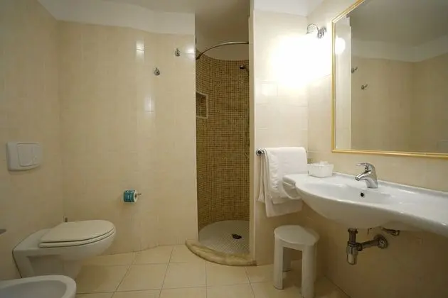 Deluxe Tek Büyük veya İki Ayrı Yataklı Oda