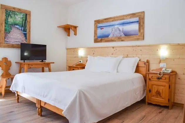 Tek Büyük veya İki Ayrı Yataklı Oda (Letti uniti)