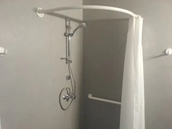 Basic Dört Kişilik Oda, Özel Banyo