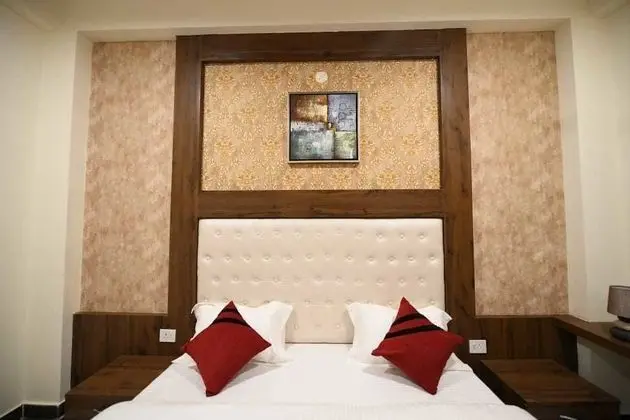 Executive Kır Evi, 1 Büyük (Queen) Boy Yatak, Havuz Manzaralı