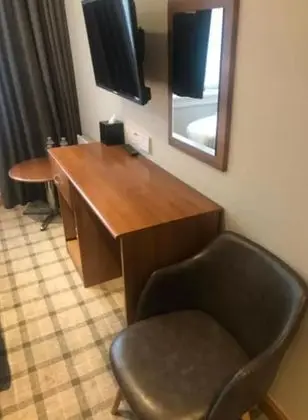 Standard Tek Büyük Yataklı Oda